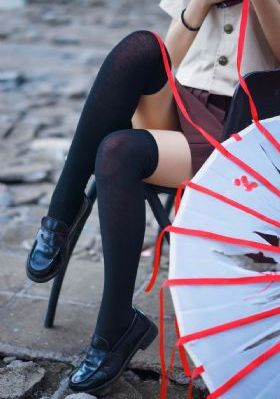 不扣钮的女孩在线_剧情片完整在线观看